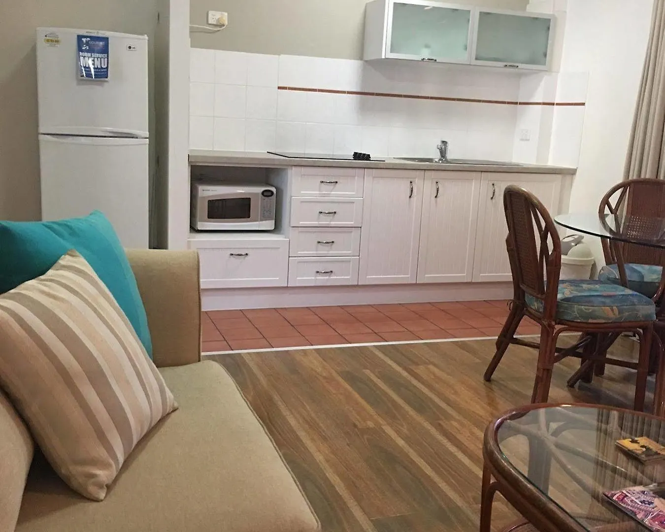 Aparthotel Chez Noosa Resort Motel Sunshine Beach